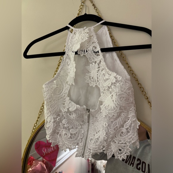 Guess Crop Top - Picture 2 of 4